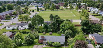 258 Coronation Ave, Summerside, PE C1N 2E7