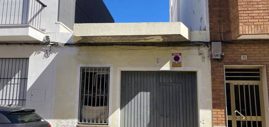 Chalet adosado en venta en calle de Llaurí