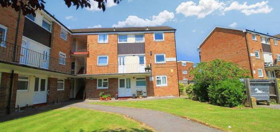 Flat to rent in The Farmlands, Northolt UB5