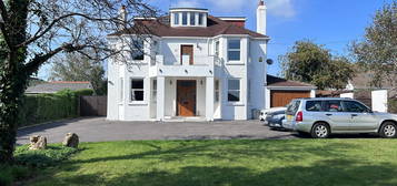 5 bed detached house for sale