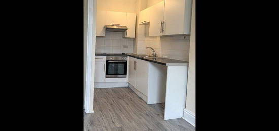 Flat to rent in Edward Street, Brighton BN2