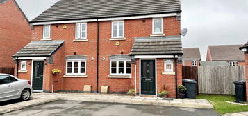 3 bed semi-detached house to rent