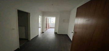 Neu renovierte 2-Zimmer-Wohnung in zentraler Lage