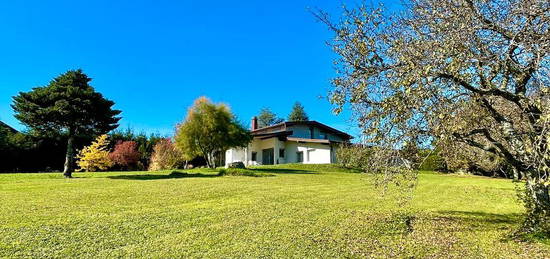 Magnifique maison d’architecte avec vue exceptionnelle sur les montagnes