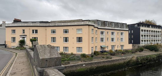 Flat to rent in Seymour Court, Totnes TQ9