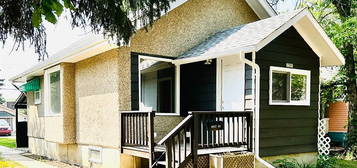 4622 E 48th St, Camrose, AB T4V 1L1