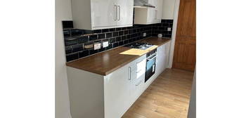 Terraced house to rent in Elmers Road, London SE25