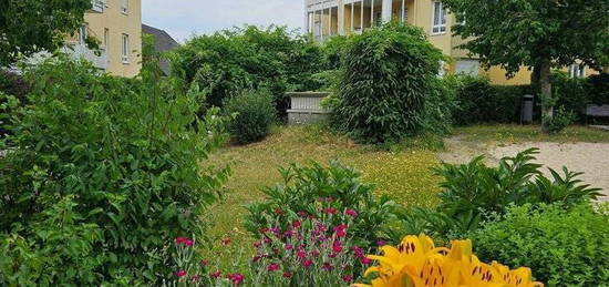 Kapitalanlage, vermietet: 2-Raum-Wohnung im 1. Obergeschoß. Balkon. Tiefgaragen-Stellplatz (abschließbare Boxe)