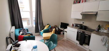 3 bedroom flat to rent