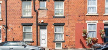 6 bedroom terraced house for sale