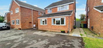 5 bedroom detached house