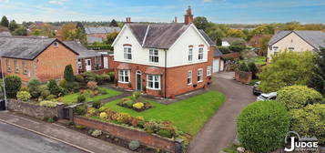 4 bed detached house for sale