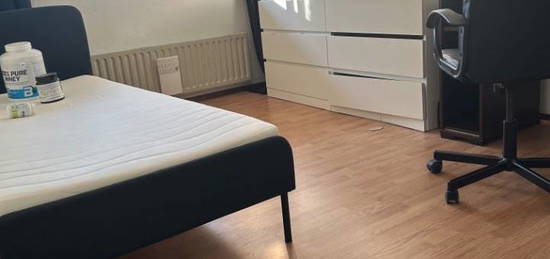 Room available in a shared apartment