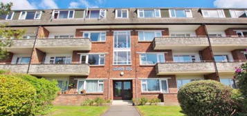 Flat to rent in Laburnum House, Bournemouth BH10