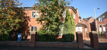 3 bed semi-detached house to rent