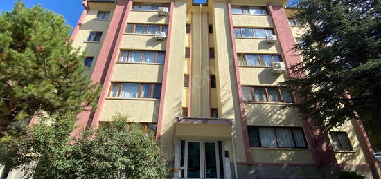 Çayyolu Kocatepe Sitesi Yapılı Ara Kat Kiralık 3+1 Daire