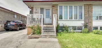 34 Goldsboro Rd, Toronto, ON M9L 1A7