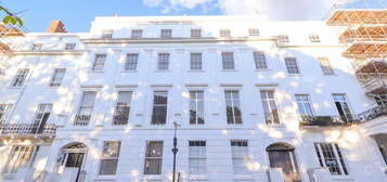 Flat to rent in Clarendon Square, Leamington Spa CV32