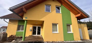 ++schönes Geschäftshaus - barrierefrei im EG - mit Carport für 6 PKW und vielen Stellplätzen in zentraler Lage++