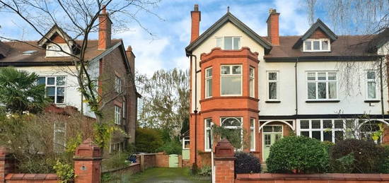 6 bedroom semi-detached house