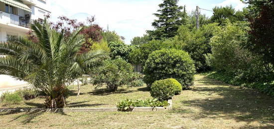 BEL APPARTEMENT de 101,24 m2 avec GARAGE + CAVE AVEC JARDIN COLLECTIF