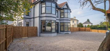 6 bedroom semi-detached house for sale