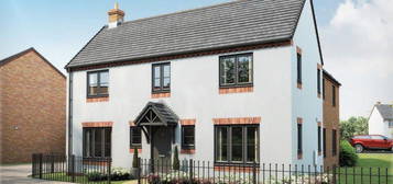 4 bed detached house for sale