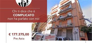 Appartamento all'asta via degli Olivi , 61, Roma