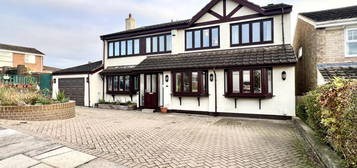 6 bedroom detached house for sale