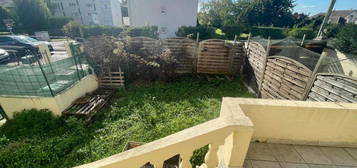 Appartement f3 rez de jardin, 3 parkings, 3 caves