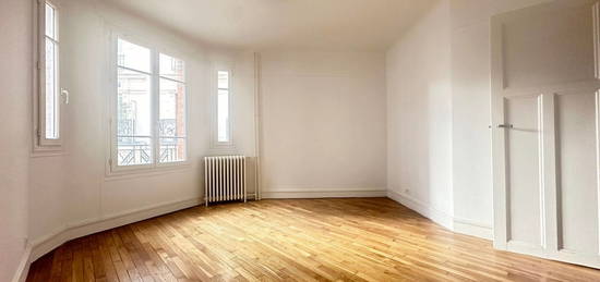 Studio  à vendre, 1 pièce, 29 m², Étage 2/4