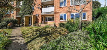 3 bed flat for sale