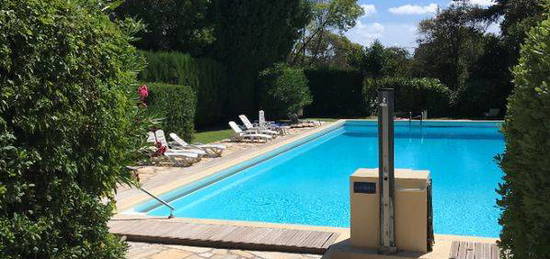 Studio meublé avec parking, piscine et tennis à Juan-les-Pins