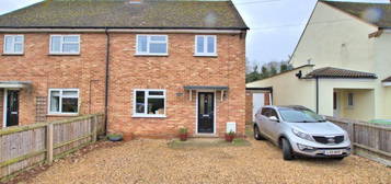 3 bedroom semi-detached house to rent