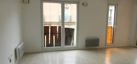 APPARTEMENT T1 AVEC TERRASSE - NANTES