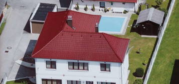 Großzügiges Ein-/ Zweifamilienhaus in 3900 Schwarzenau