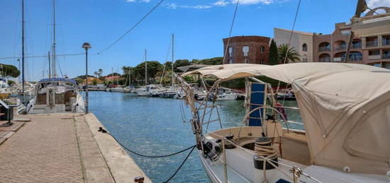 À vendre ! Faux T2 rénové avec goût à Hyères (83400) sur le port !