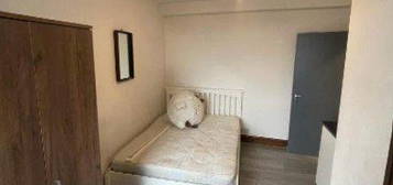 Studio to rent in The Broadway, Greenford UB6