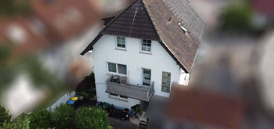 Geräumige 4-Zimmer-Maisonette-Wohnung mit Balkon & Gartennutzung in Nieder-Wöllstadt