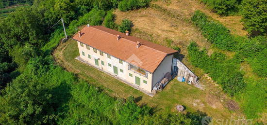 CASA INDIPENDENTE A BADIA CALAVENA