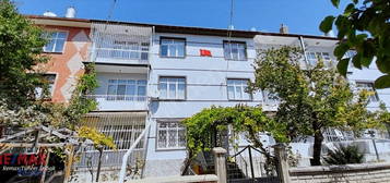 100 m2 3+1 TRAMVAY'A YAKIN TEMİZ L SALON DAİRE