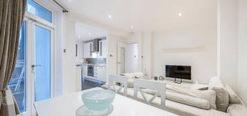 Flat for sale in Seymour Street, Marylebone W1H