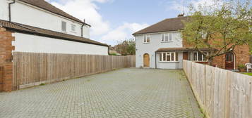 3 bed semi-detached house to rent