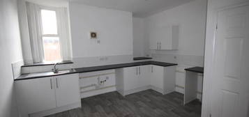 4 bedroom terraced house to rent