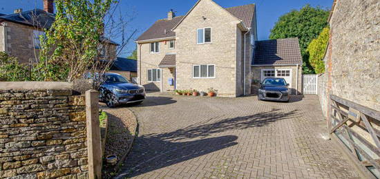 4 bedroom detached house