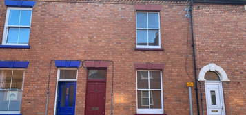 4 bed terraced house to rent