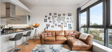 Flat for sale in Manor Gardens, London N7