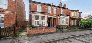 4 bed semi-detached house for sale