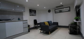 2 bed flat to rent