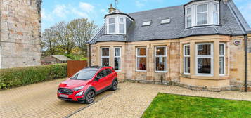 5 bed detached house for sale